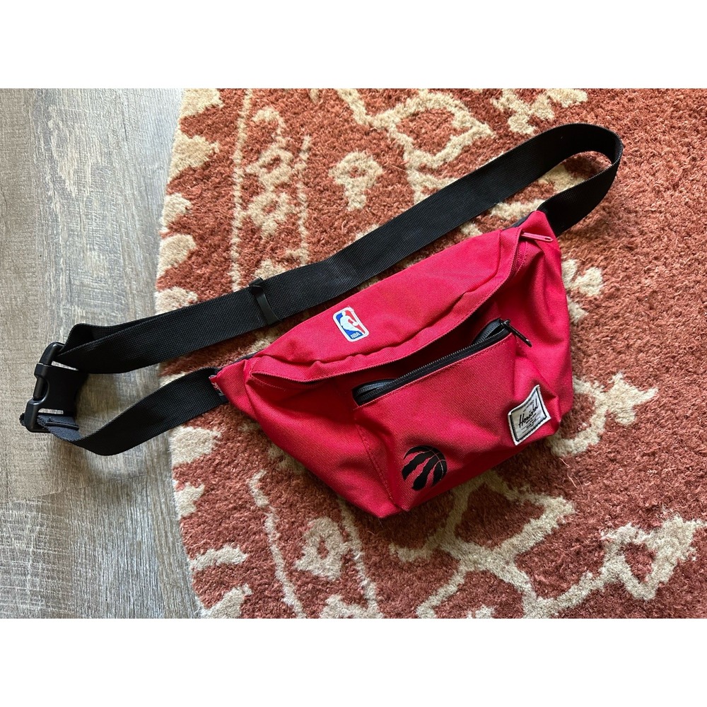 Toronto Raptors Herschel Suppy Co‎ Hipsack Fanny Pack NBA Rare